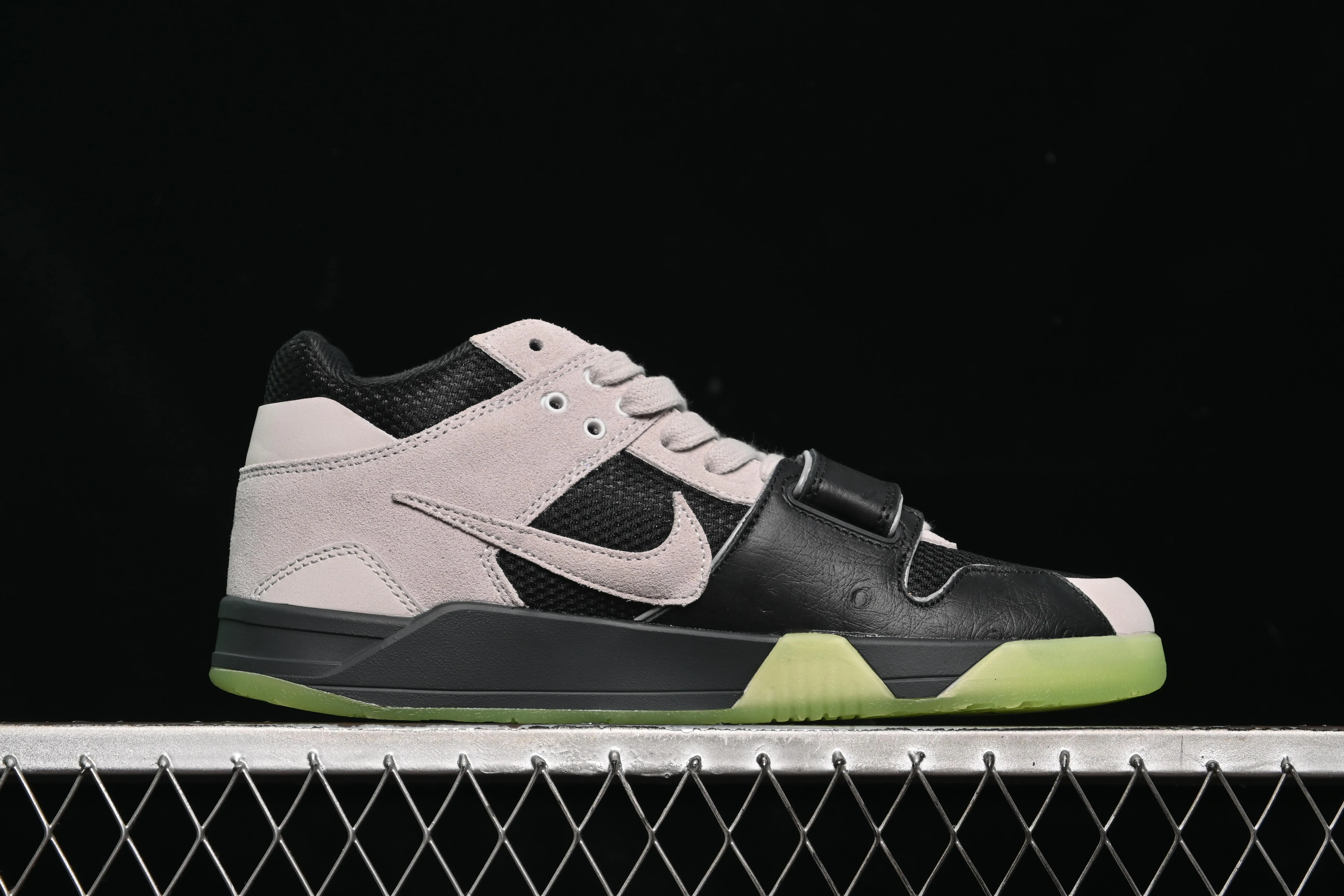 All categories Air Jordan Jordan series basketball shoes Air Jordan 1 Low Chase B x Travis Scott x Jordan Jumpman Jack TR AJ1 Joe 1 joint TS overhead hook IH7971-001